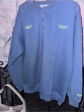 Casual Blue Crewneck Sweatshirt with Smile Graphic